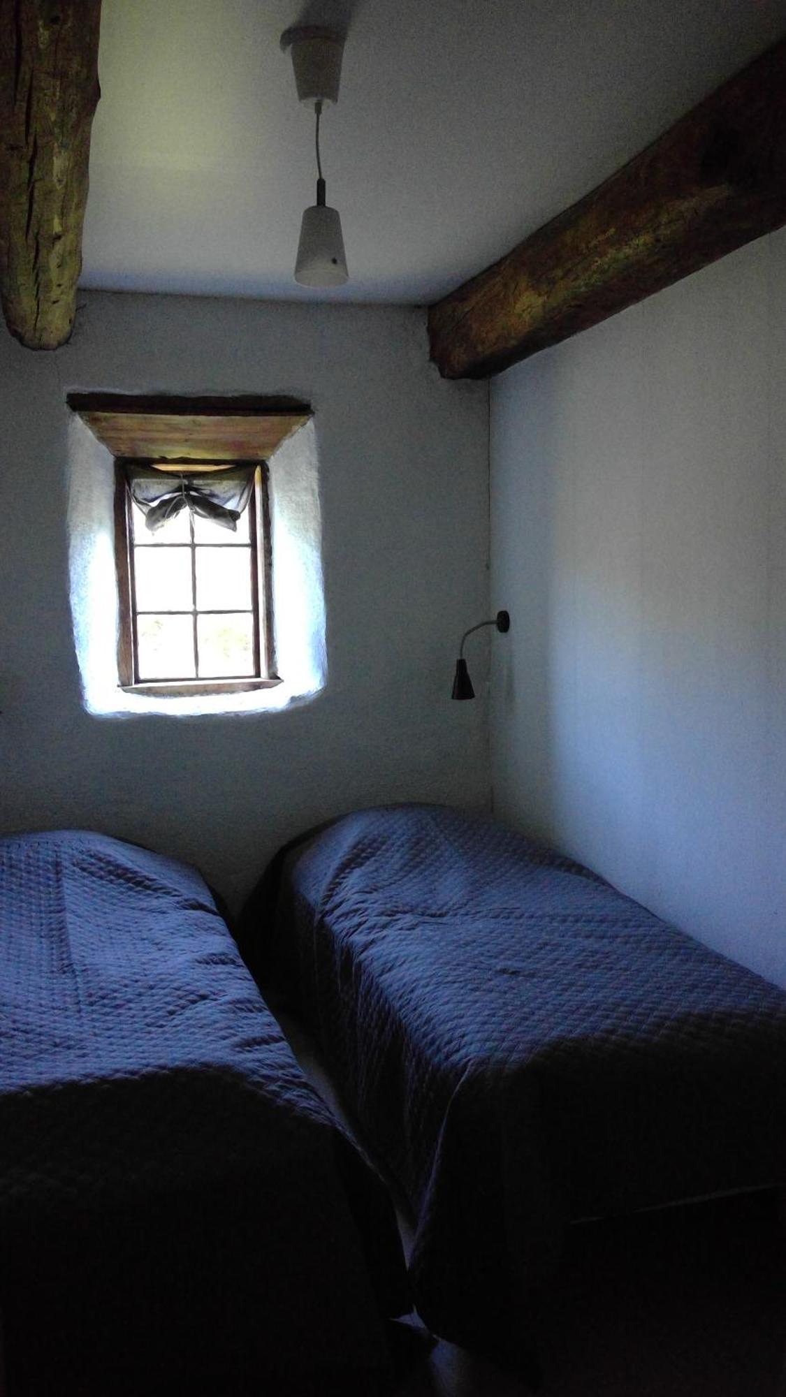 Liste Gard Hostel Ganthem Bilik gambar